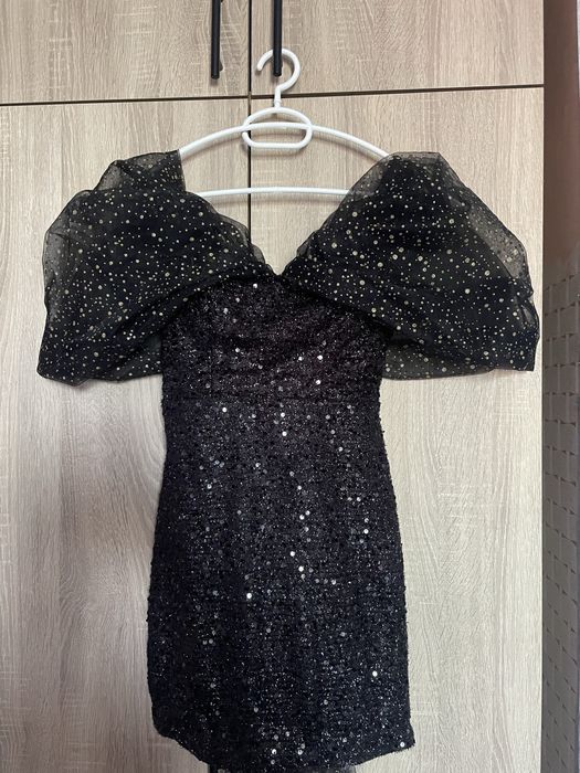 Черна къса рокля с панделка