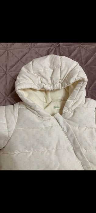 Бебешки гащеризон на бенетон бежово чисто нов