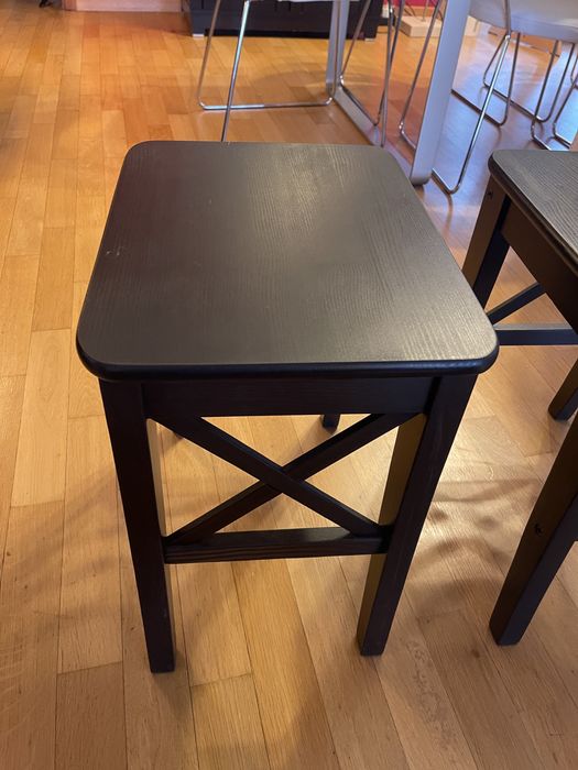 Taburet IKEA INGOLF lemn masiv negru-maro – 2 bucăți