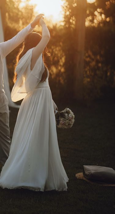 Rochie de mireasa din matase naturala (curatata profesional)