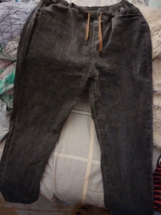 Продам джинсы 52размер.