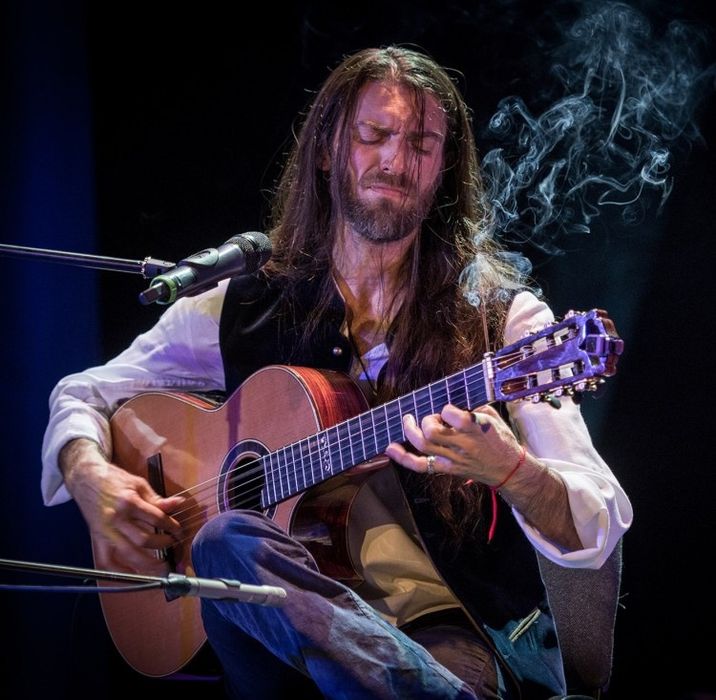 Gitaradan darslar profissional gitaristdan