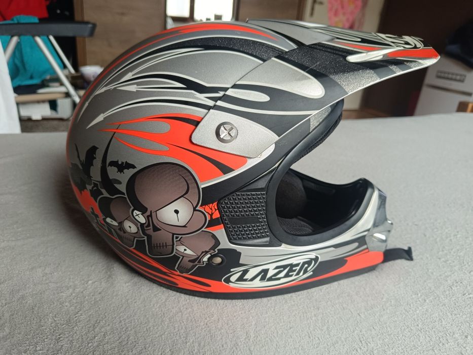 Кросова каска lazer