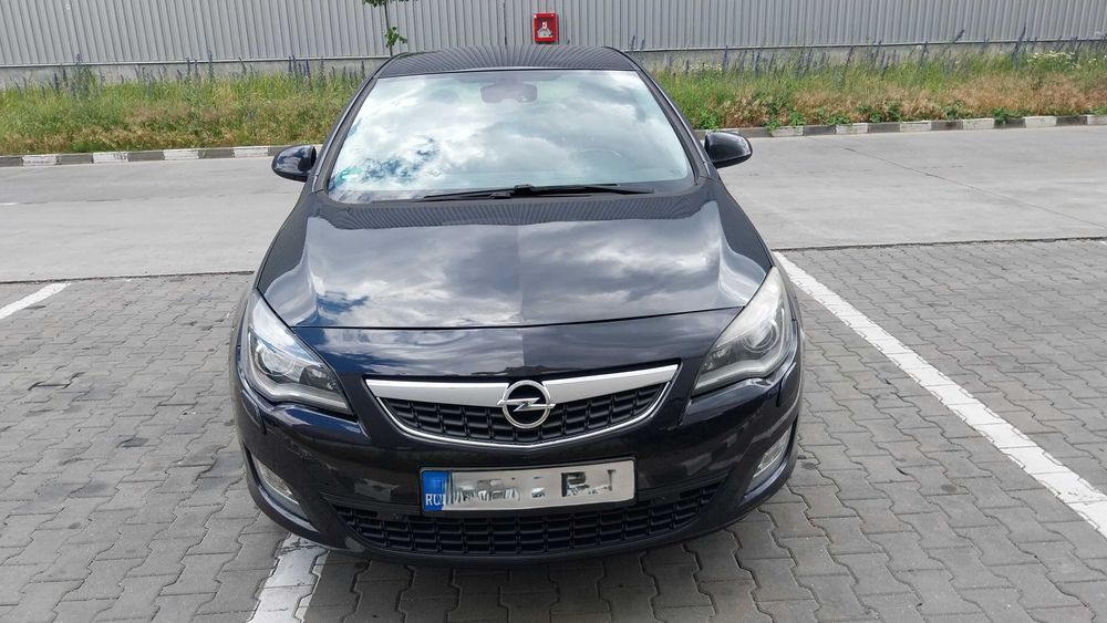 Opel Astra J 1.6 Benzină 115 CP Aspirat