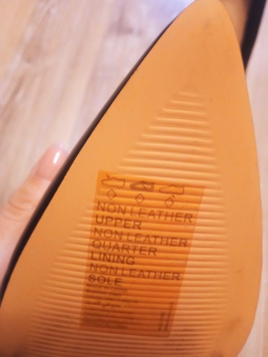 Дамски обувки на висок ток.нови