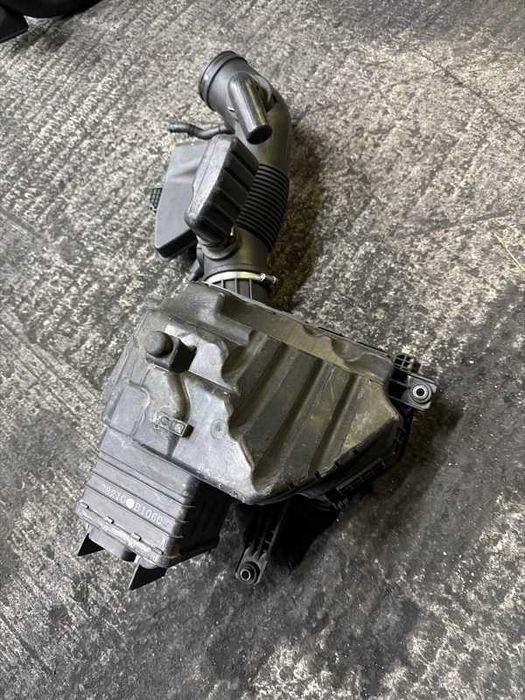 Корпус воздушного фильтра Genesis G80 2016