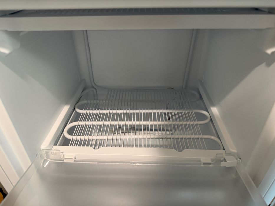 Фризер MIDEA.