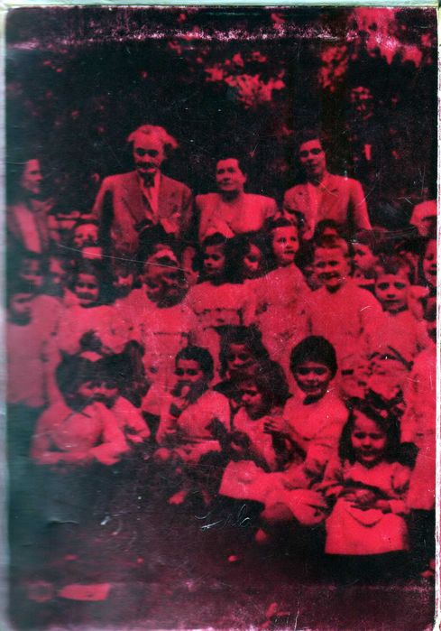 Антикварен албум със снимки- „Георги Димитров и децата”.