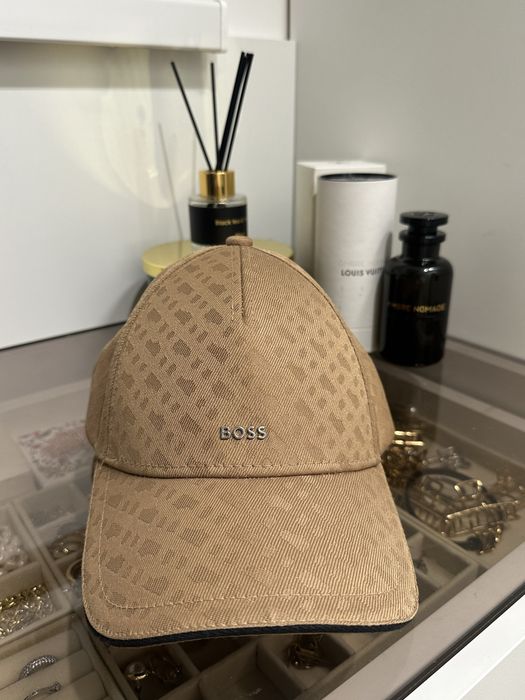 Дамска шапка BOSS