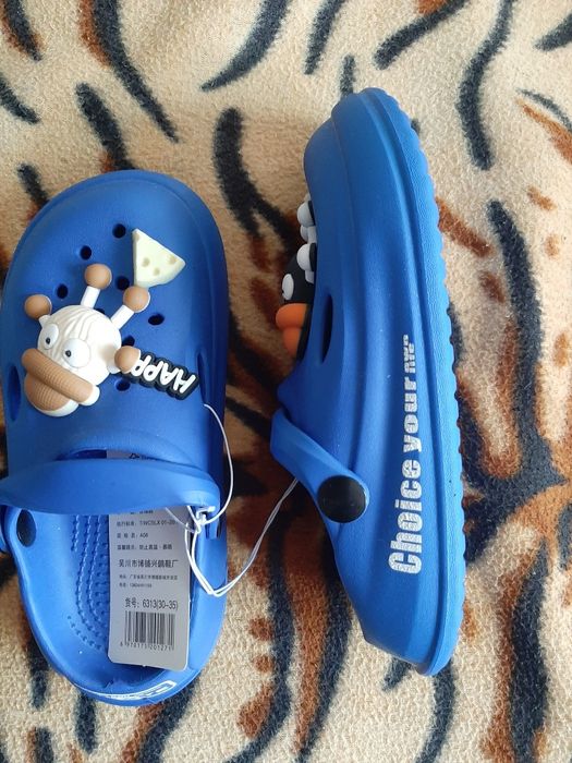 Продам детские кроксы
