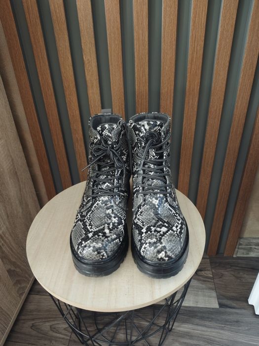 Зимни дамски боти