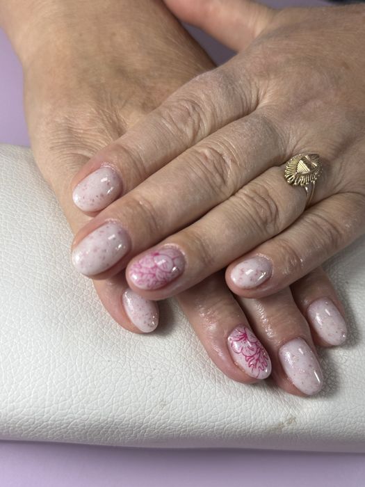 Manichiura gel si semipermanenta