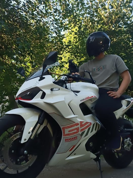 Dugati panigali. Moto