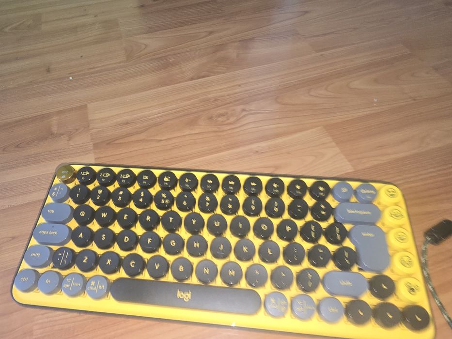 Геймърски комплект мишка и клавиатура Logitech Pop Keys и мишка GXT Trust!