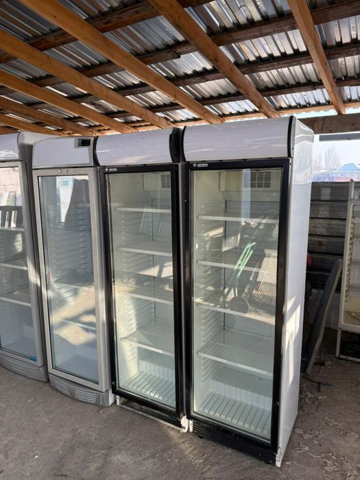 Холодильные шкафы-витрины