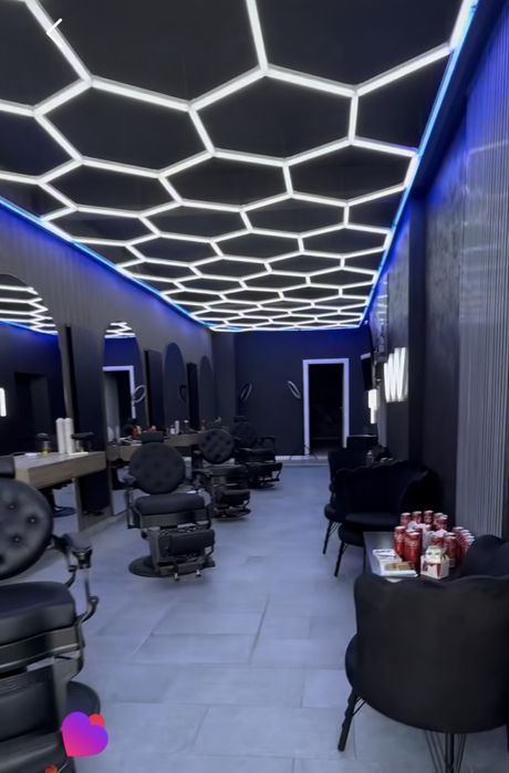 Spatiu de inchiriat 800 eur 60m2  centrala pe gaze, se inchiriaza ca predare bussiness asa cum se vede ori cum vrea clientul