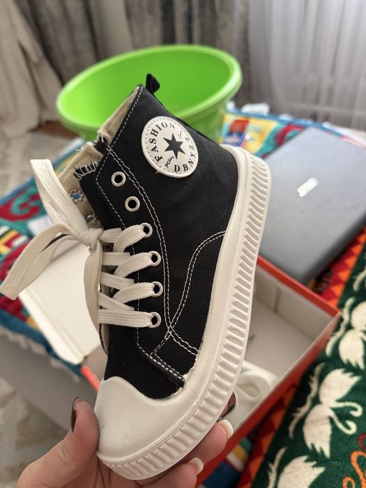 Продам кеды , новые детские