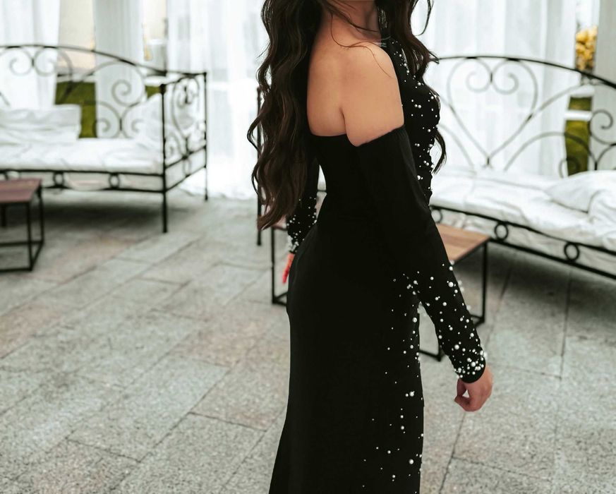 Rochie eleganta neagra cu perle si blanita