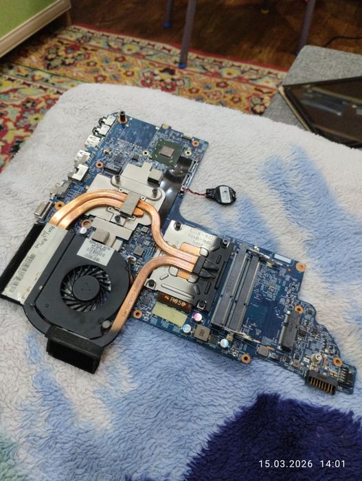 Материнская плата с ЦП и ГП