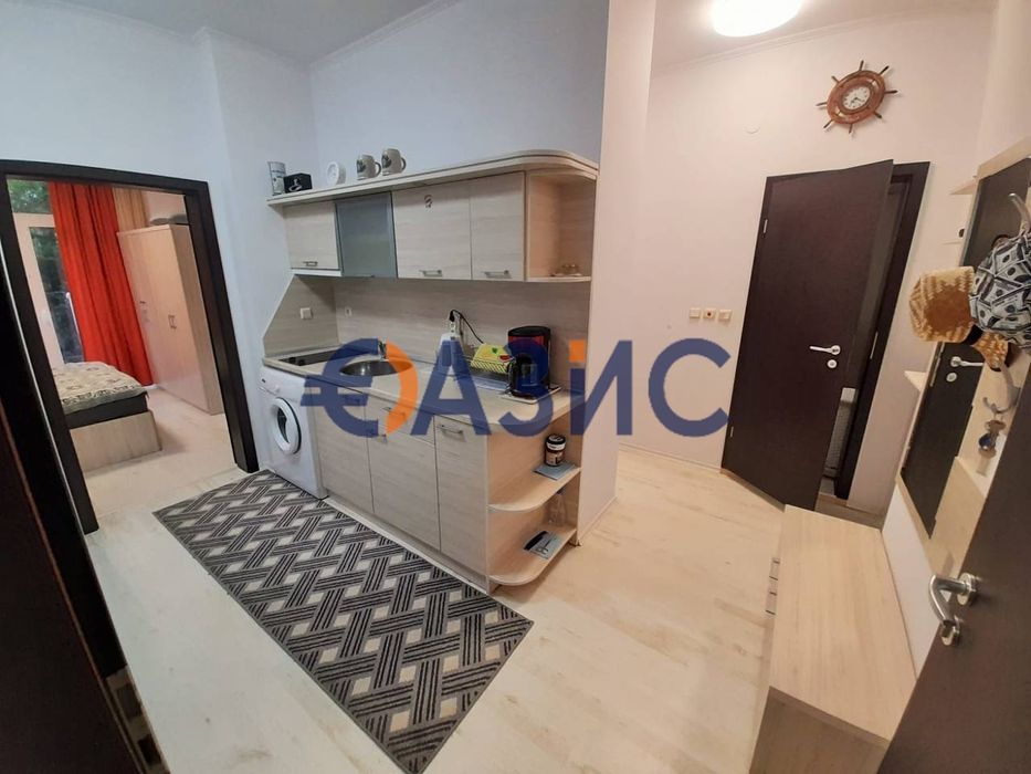 Продава се Тристаен апартамент в к.к. Слънчев бряг - 70 кв.м за 1086 €/кв.м - Снимка #1