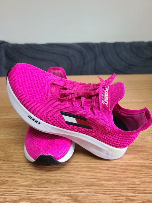 Adidasi dama Tommy Hilfiger