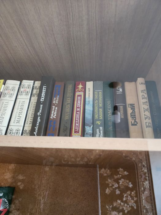 Книги (детская литература, школьная литература, художественная,историч