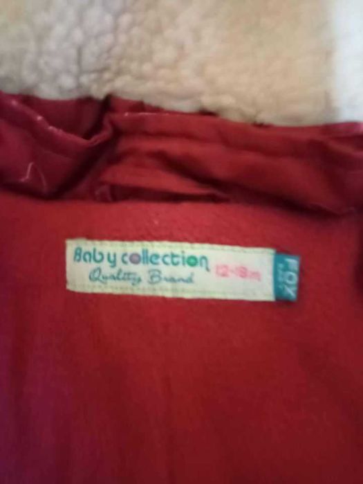 Salopeta de iarna bebe cu glugă ,mănuși și botoșei detașabilă.