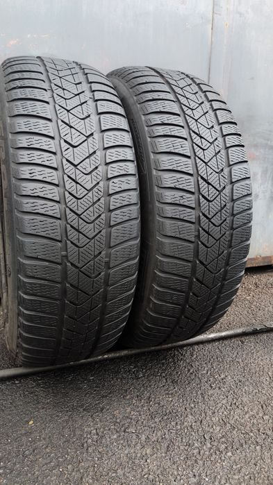 2бр. зимни гуми 225/55/17 Pirelli Sotto Zero 3, Runflat, dot22
dot21