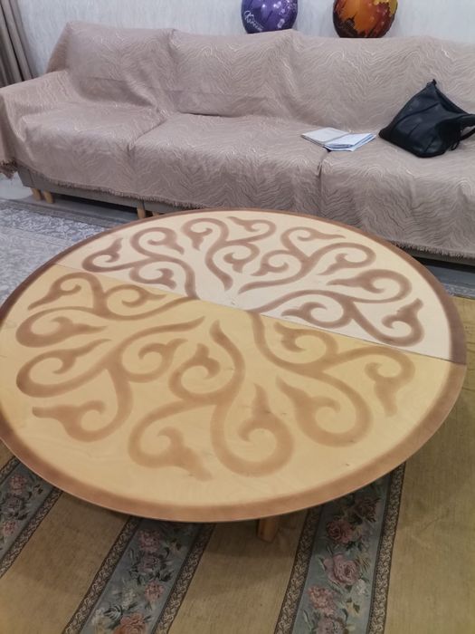 Продается деревянный круглый стол!