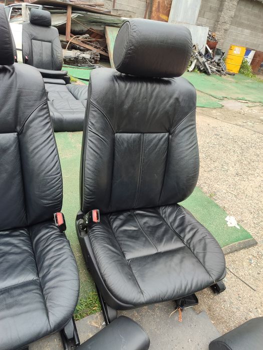 Продам сиденья BMW E38.