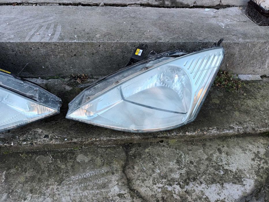 ляв и десен фар за форд фокус 98 - 02 FORD FOCUS