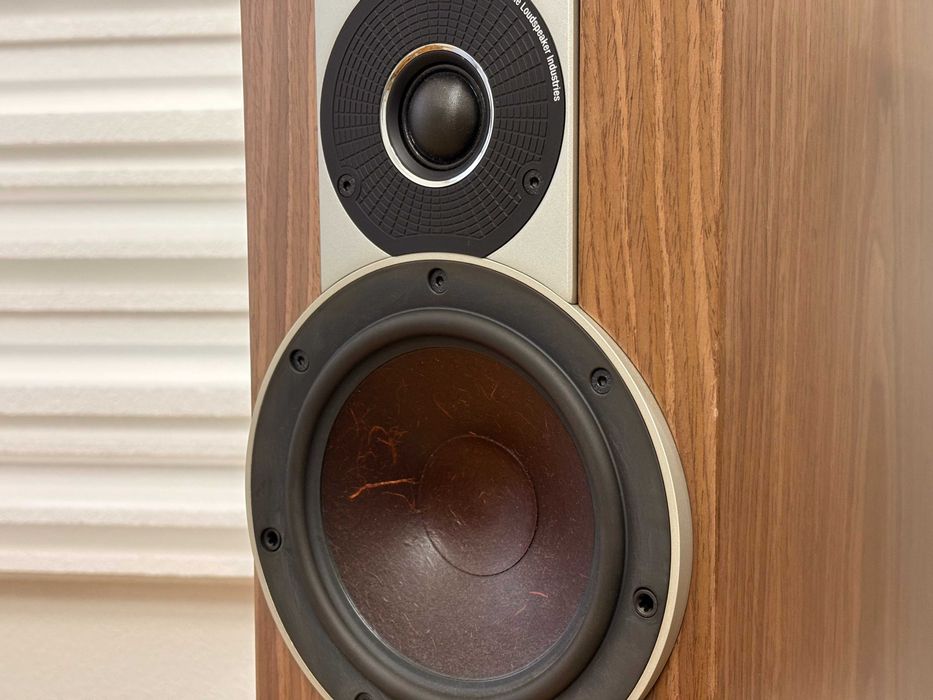 Boxe High-End DALI RUBICON 2 | Walnut (Nuc) | Tehnologie SMC | impecabile