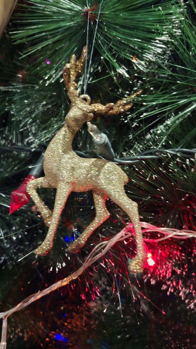 Продаётся ёлка длина 210 мтр