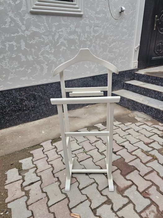 Напольная вешалка для одежды