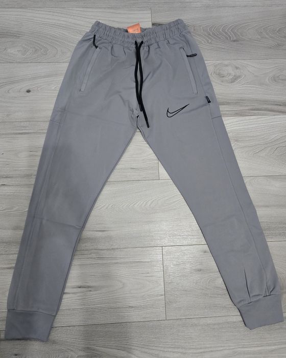 Pantaloni de trening barbati/ Noi Nike