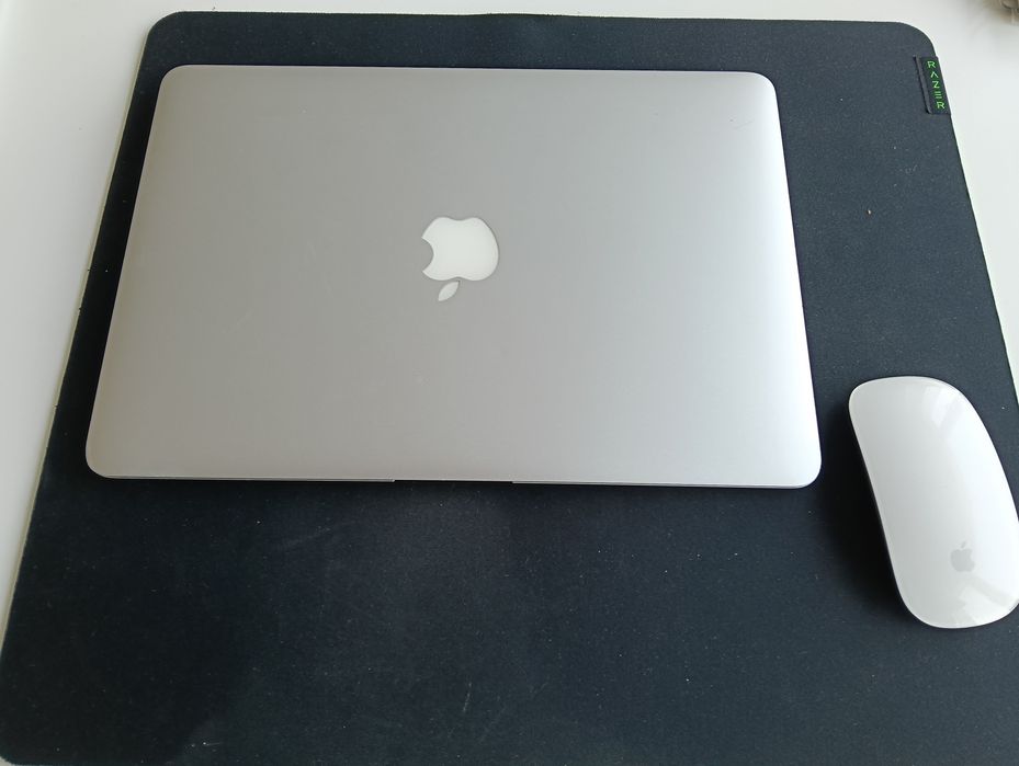 Vand Laptop MacBook Air 2015 4 GB RAM