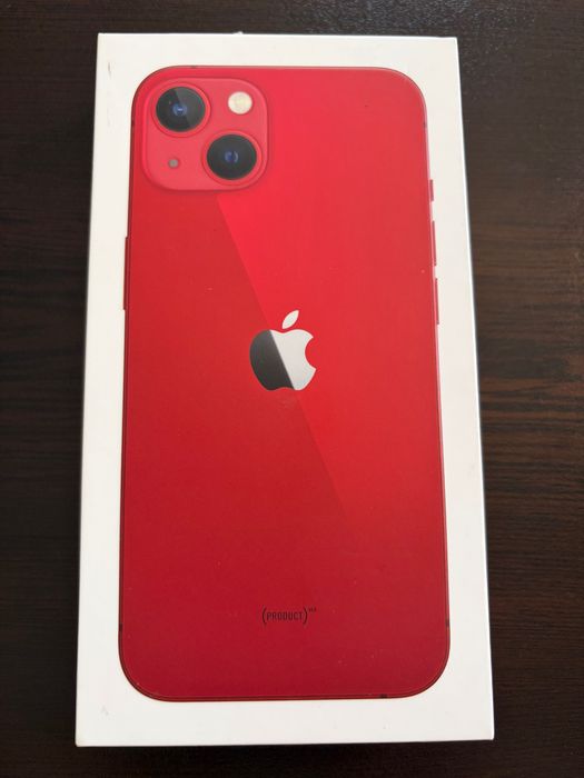 Телефон iPhone 13