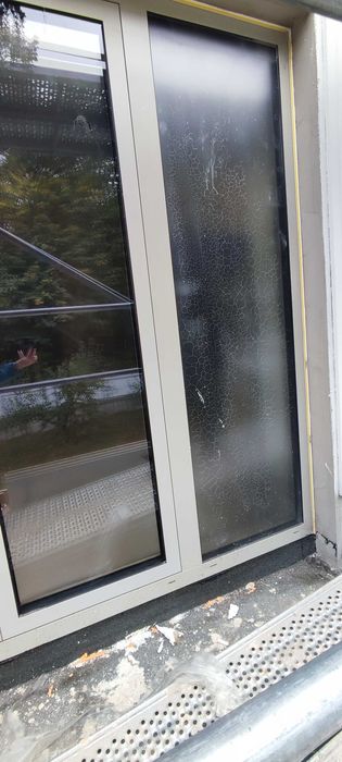 aplicare folie lichida pe tamplarie, protectie profesionala in santier