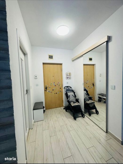 Apartament cu 3 camere,parcare,zona Vivo — fotografia 3
