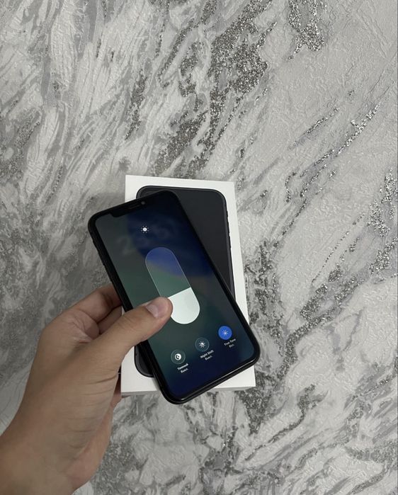 Продам iPhone 11 128