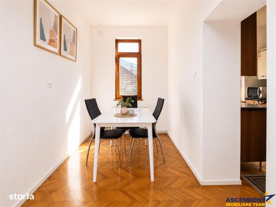 Resedinta luminoasa,farmec autentic,etaj 1, intimitate, acces facil, P