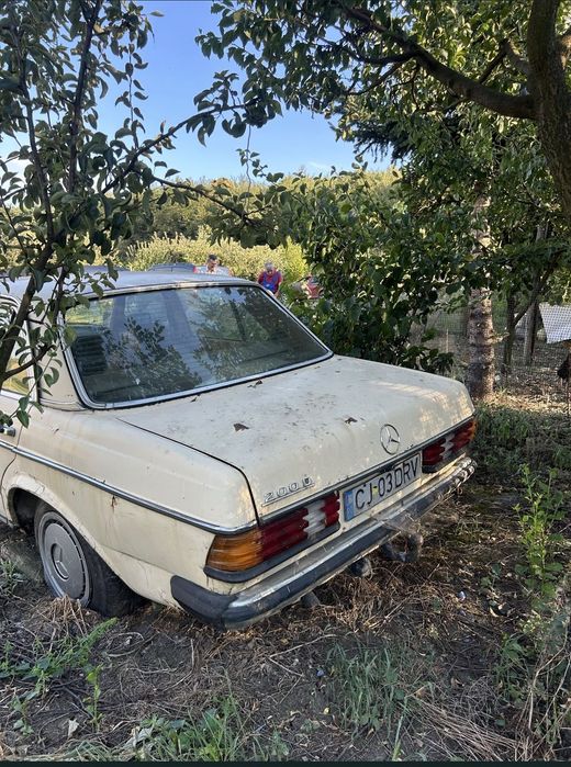 MERCEDES-BENZ E-Class 1977 — imagine 3