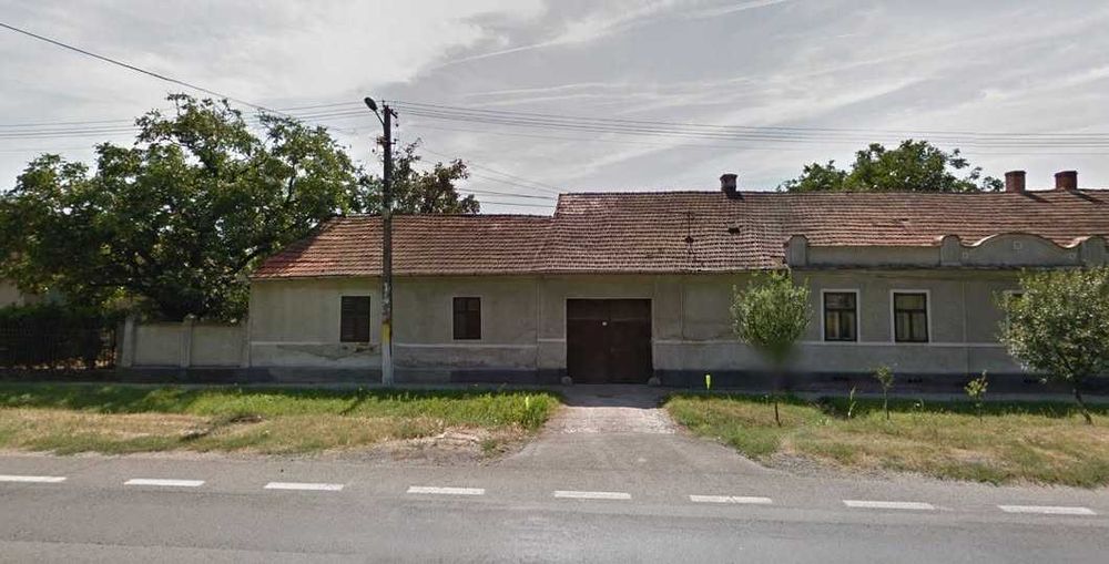 Casa la Paulis (ARAD) cu curte,garaj, si gradina mare, 1691 mp