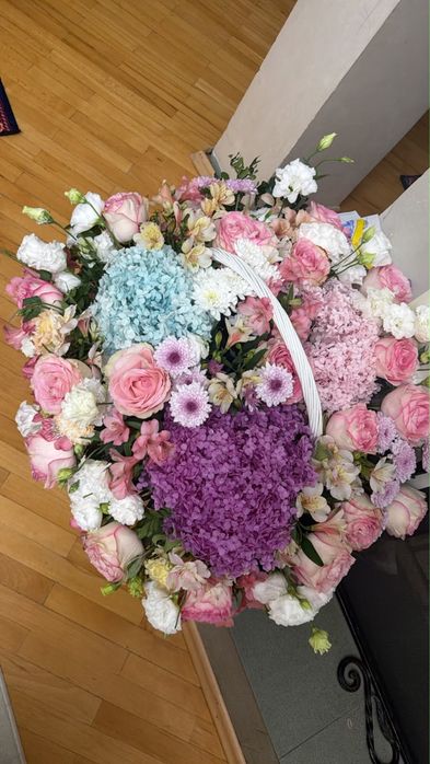 Цветы корзина свежая