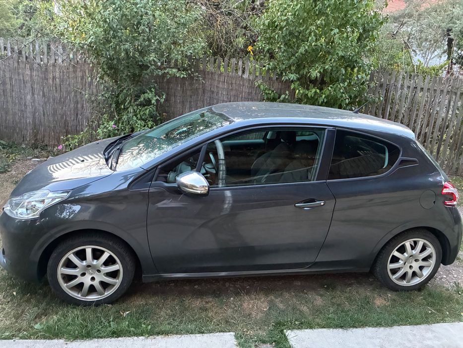 Peugeot 208 2014