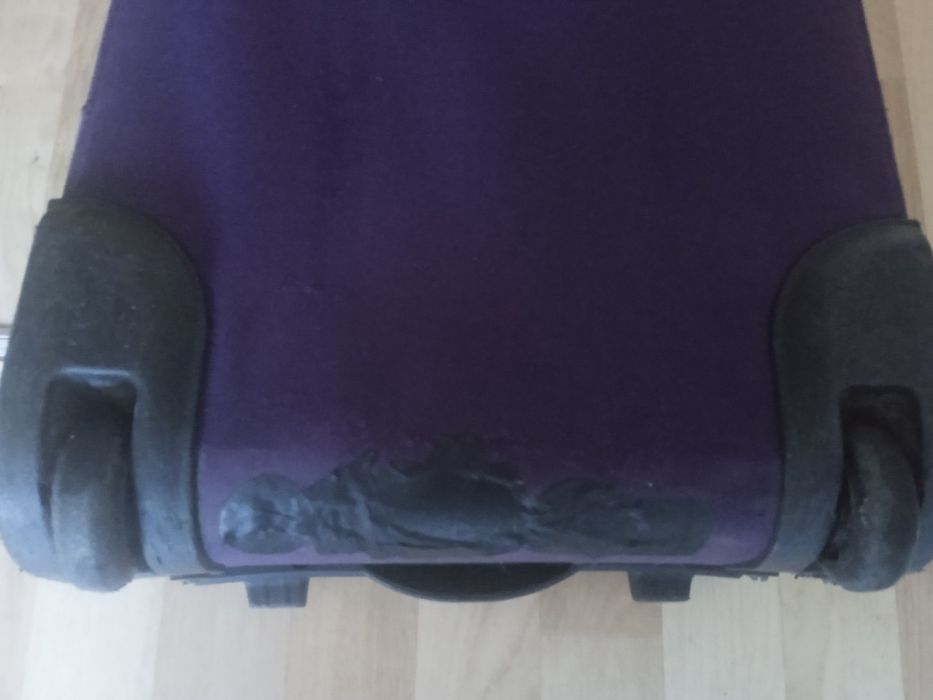 Продаётся чемодан б/у(текстиль)