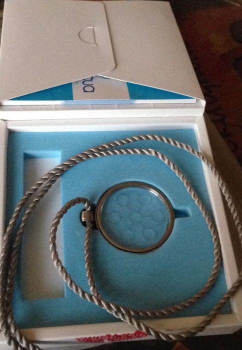 Колие от Нанотехнология, предпазваща от е-смог