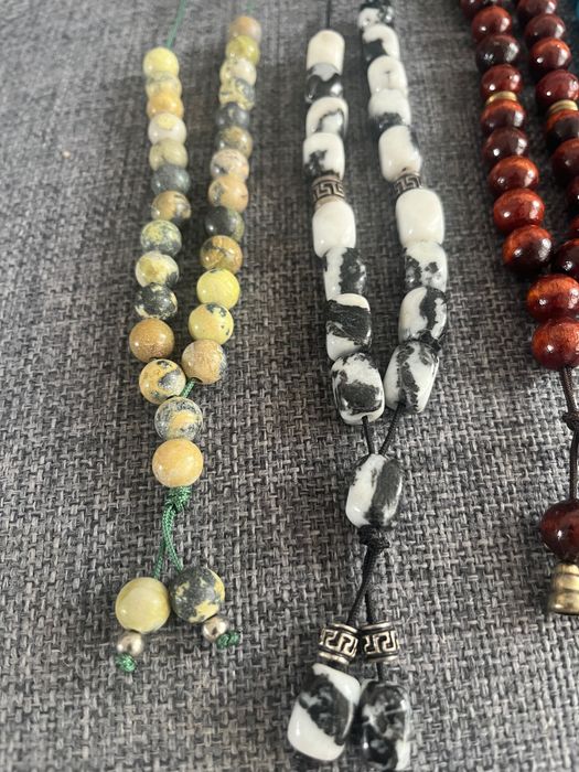 Броеници от кварц, мрамор, дърво