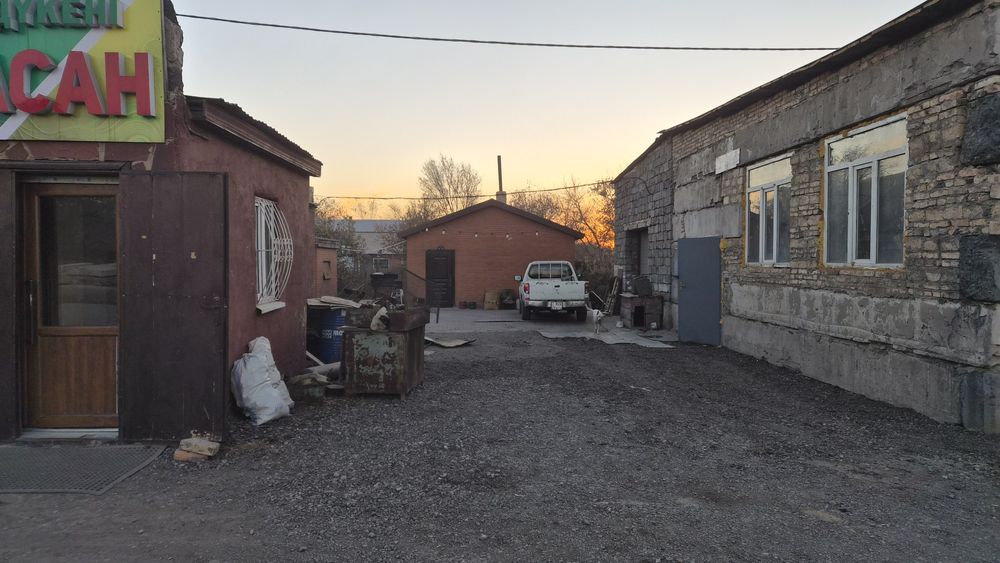 Магазин с боксом под СТО