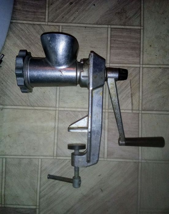 Мясорубка ручная б/у